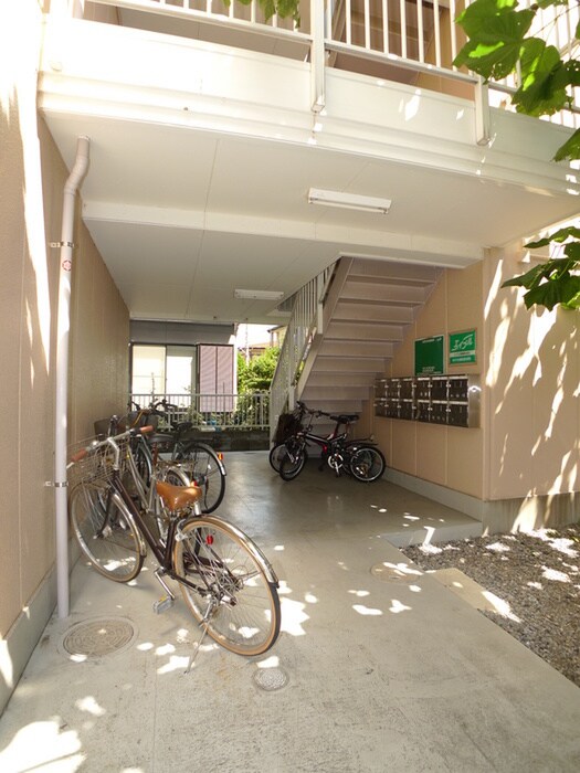 物件外観写真6　(駐輪場)