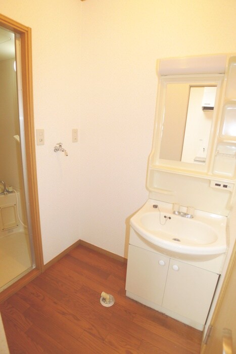 物件内観写真17　(洗濯機置場)