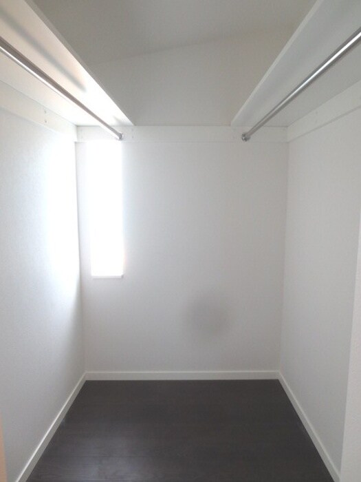 物件内観写真16　(収納)