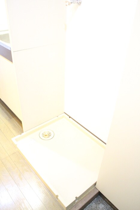 物件内観写真14　(洗濯機置場)