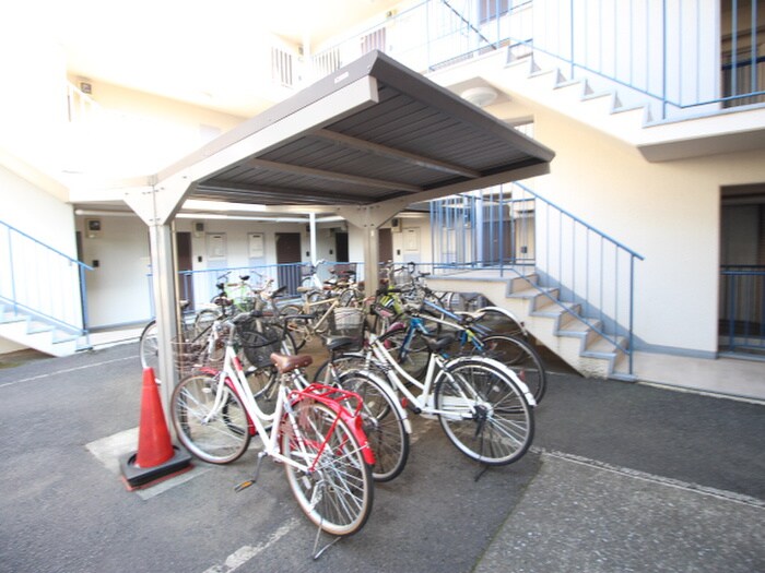 物件外観写真6　(駐輪場)