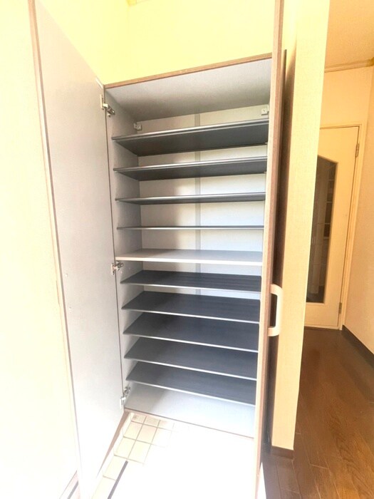 物件内観写真18　(靴箱)