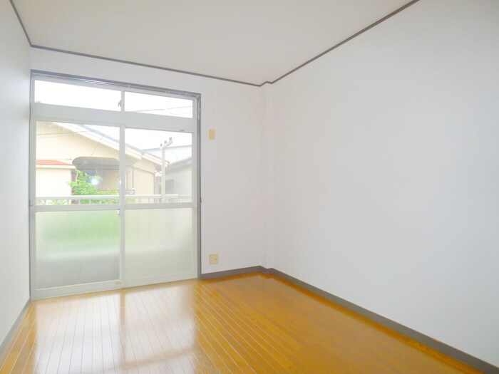 物件内観写真9　(室内からの展望)