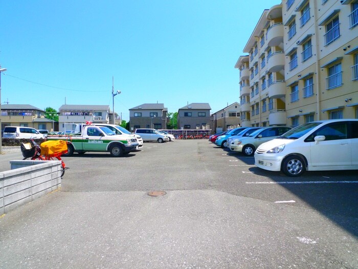 物件外観写真3　(駐輪場)