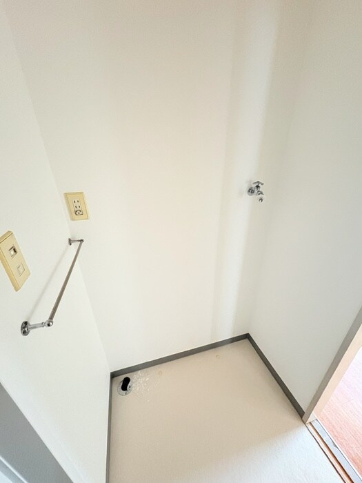 物件内観写真12　(洗濯機置場)