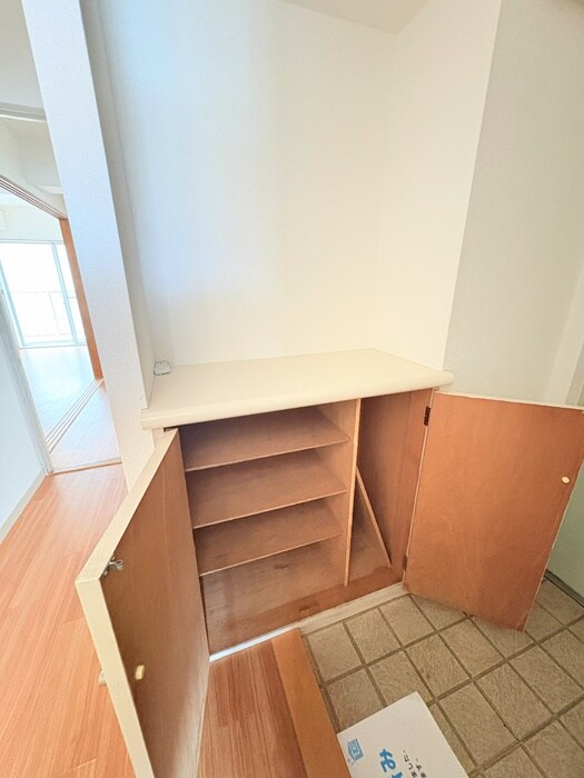 物件内観写真16　(靴箱)