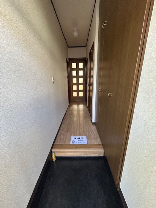 物件内観写真7　(玄関)