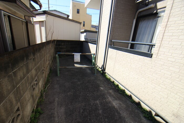 物件外観写真4　(駐車場)