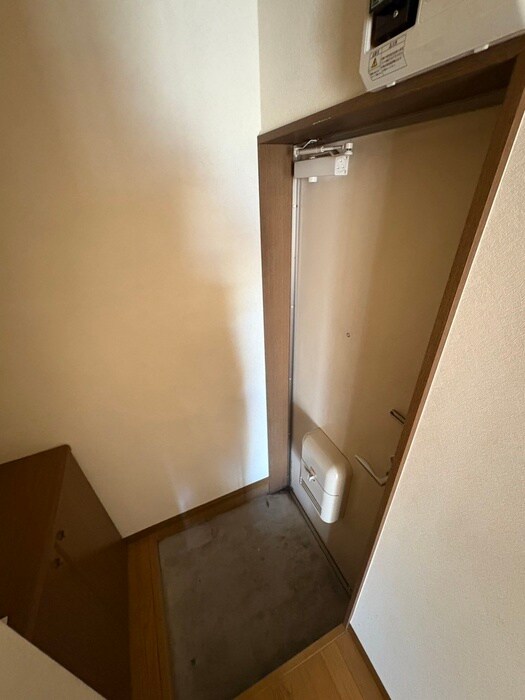 物件内観写真13　(玄関)