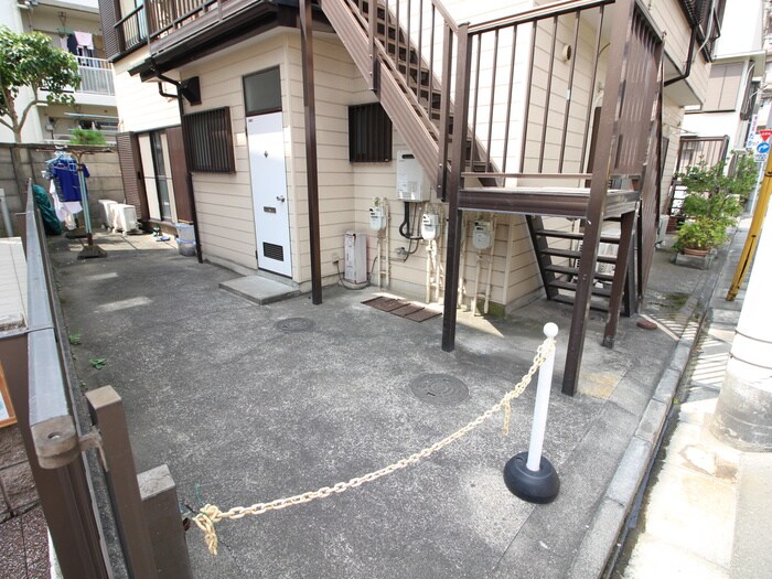 物件外観写真6　(駐輪場)