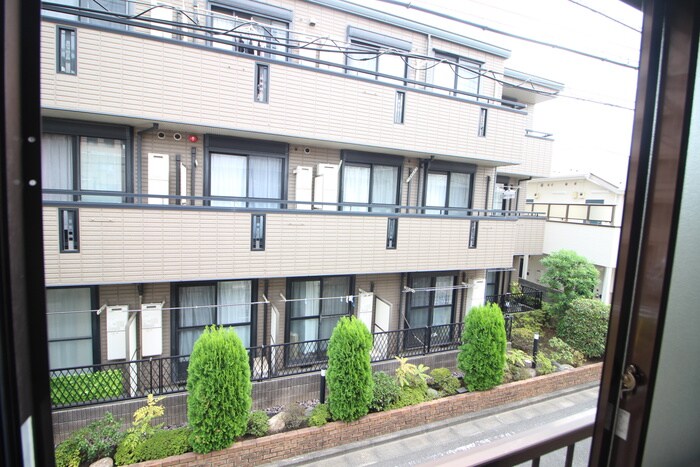 物件内観写真18　(室内からの展望)