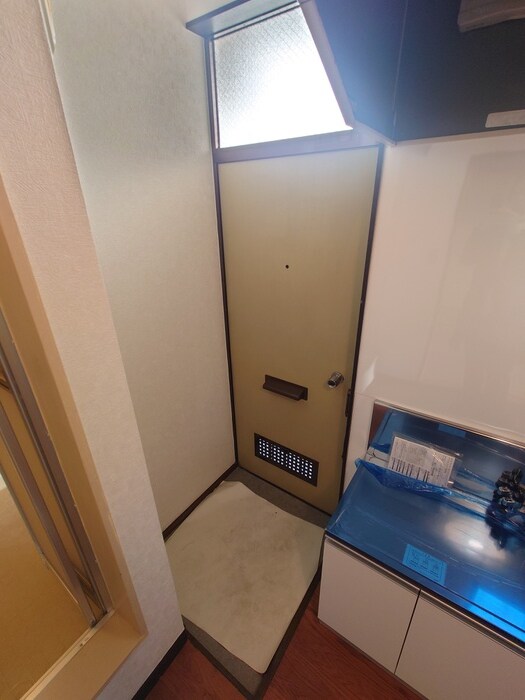 物件内観写真18　(玄関)