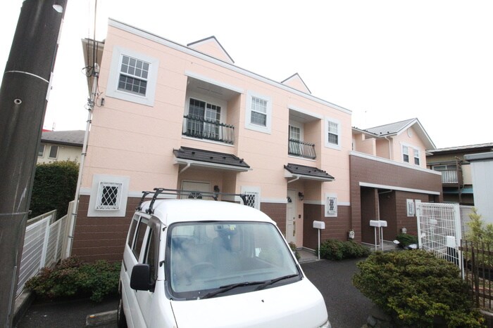 物件外観写真2　(エントランス部分)