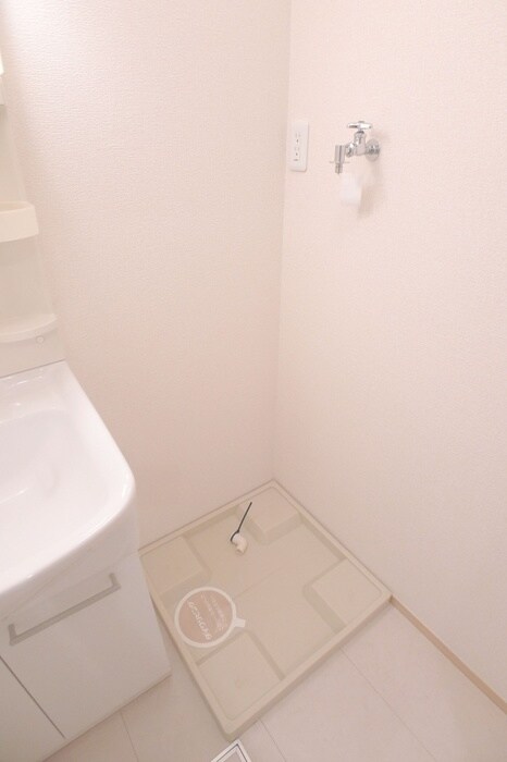 物件内観写真14　(洗濯機置場)