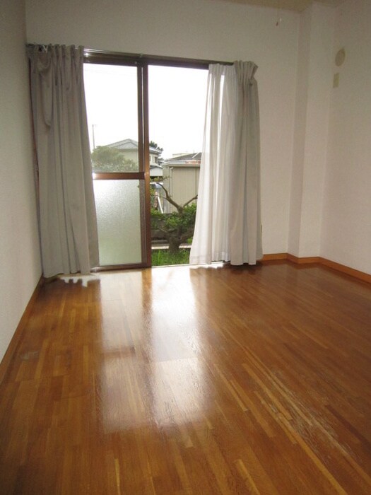 物件内観写真4　(居室)