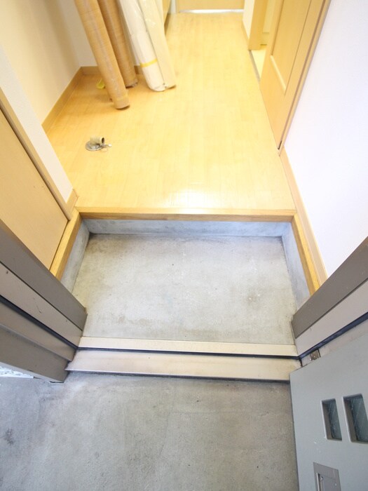 物件内観写真14　(玄関)