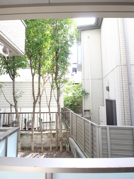 物件内観写真16　(室内からの展望)