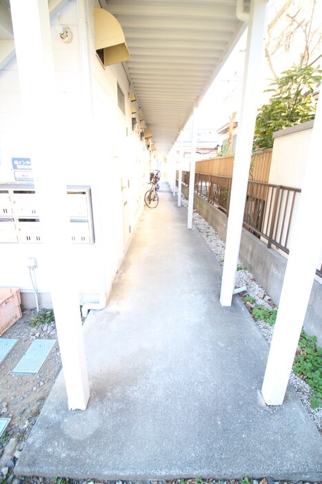 物件外観写真3　(エントランス部分)