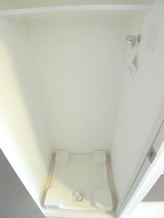 物件内観写真10　(洗濯機置場)