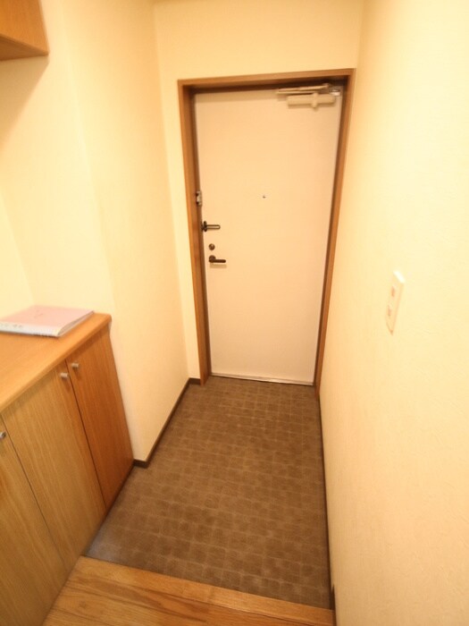 物件内観写真11　(玄関)