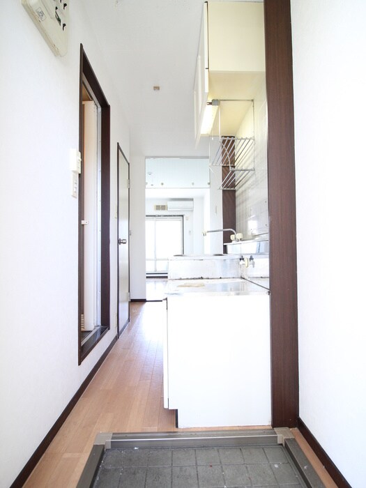 物件内観写真10　(玄関)