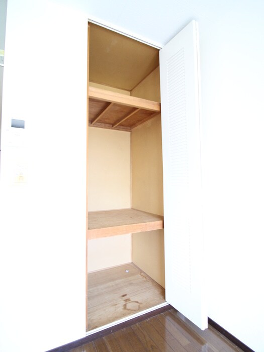 物件内観写真15　(収納)