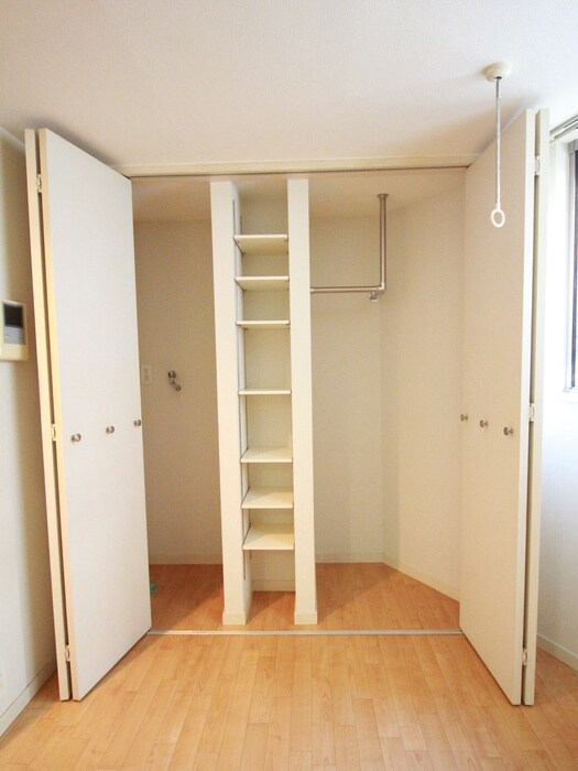 物件内観写真13　(収納)