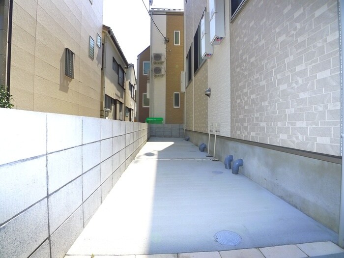 物件外観写真5　(駐輪場)