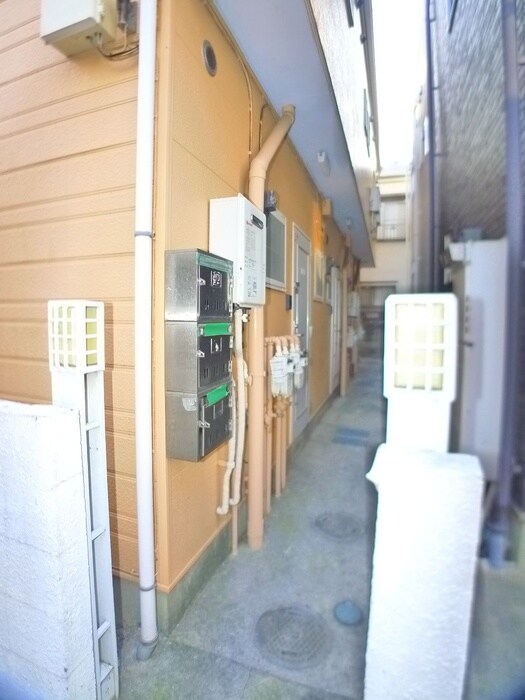 物件外観写真3　(エントランス部分)