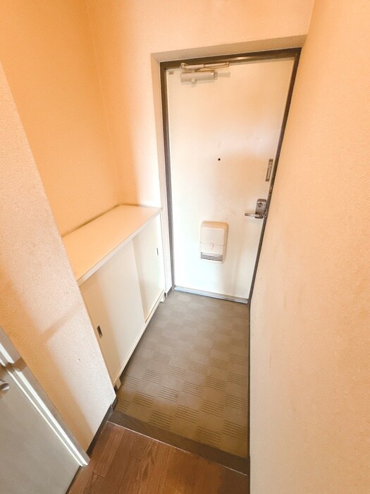 物件内観写真17　(玄関)