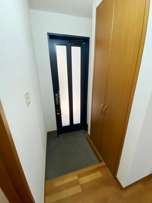 物件内観写真16　(玄関)