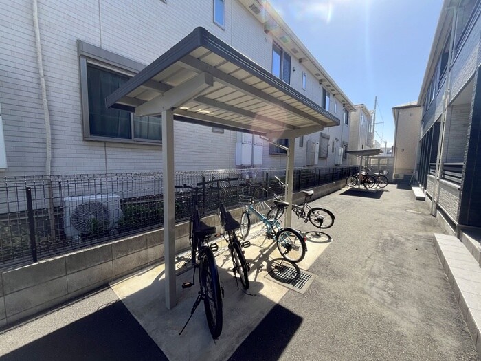 物件外観写真5　(駐輪場)