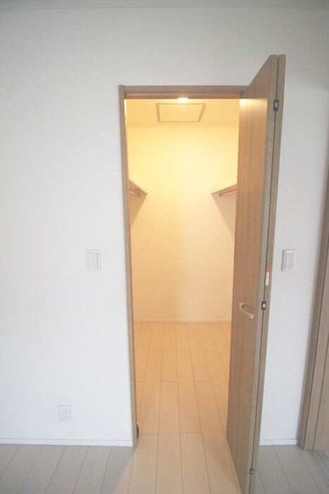 物件内観写真12　(収納)