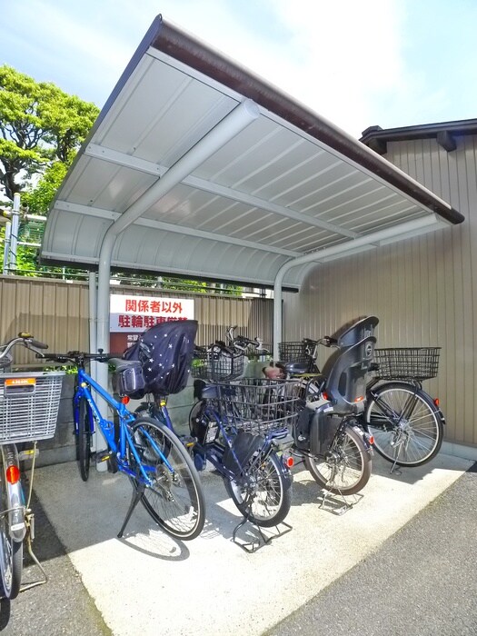 物件外観写真5　(駐輪場)