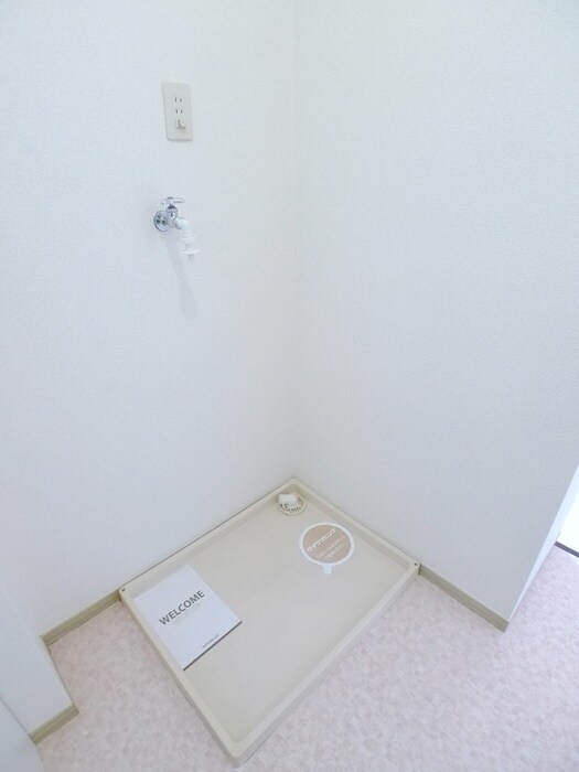 物件内観写真14　(洗濯機置場)