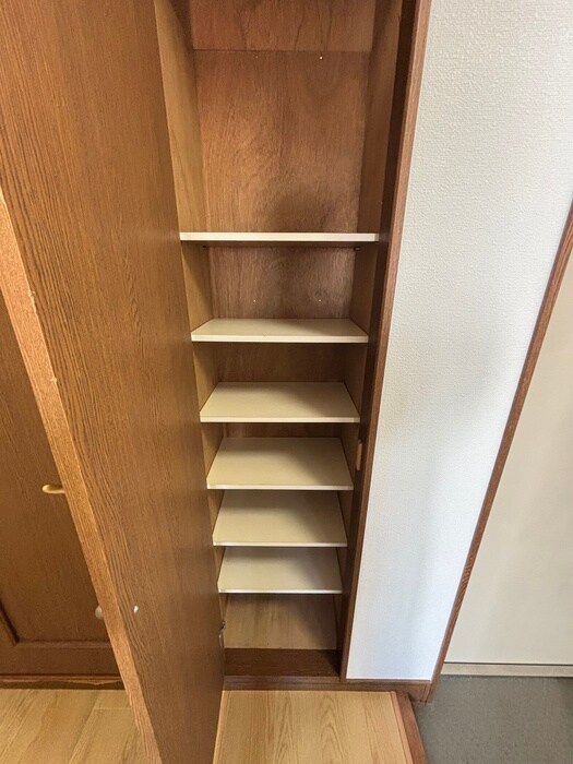 物件内観写真18　(靴箱)