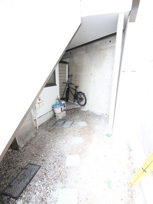 物件外観写真6　(駐輪場)