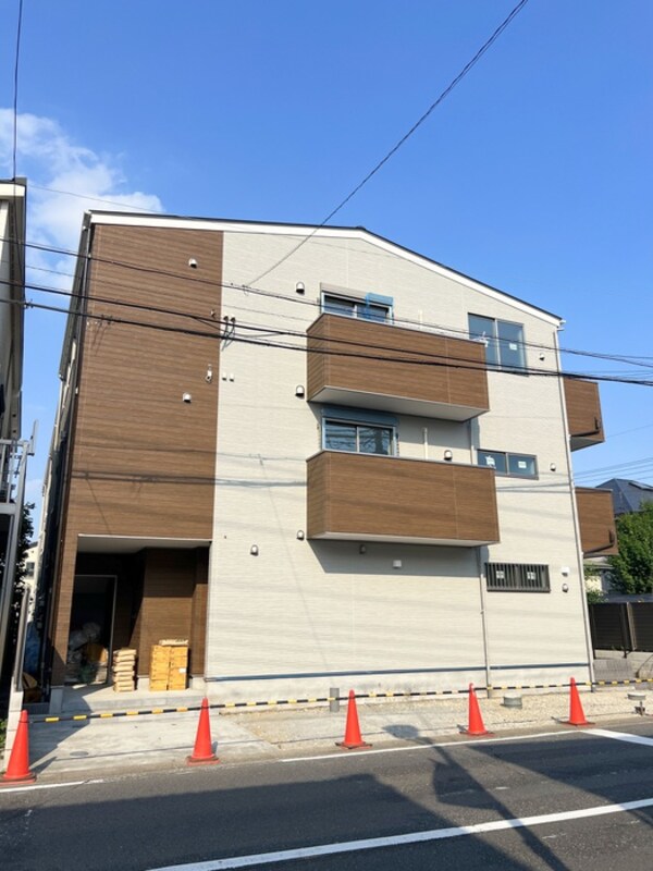 建築中