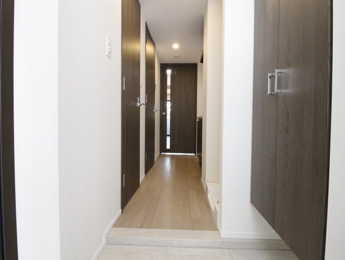 物件内観写真12　(玄関)