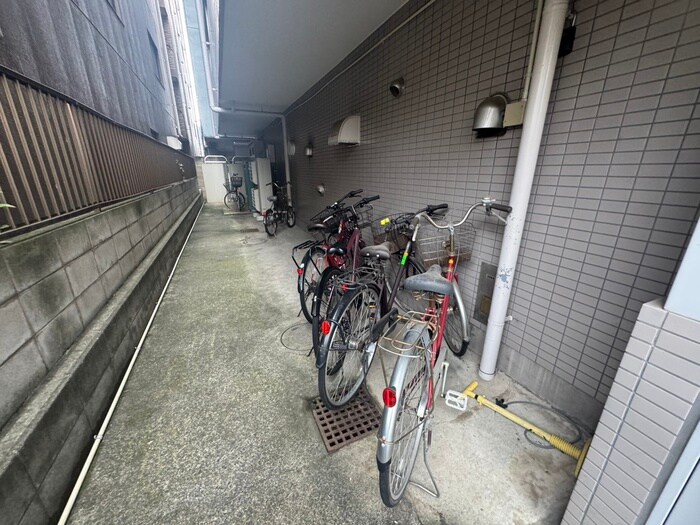 物件外観写真6　(駐輪場)
