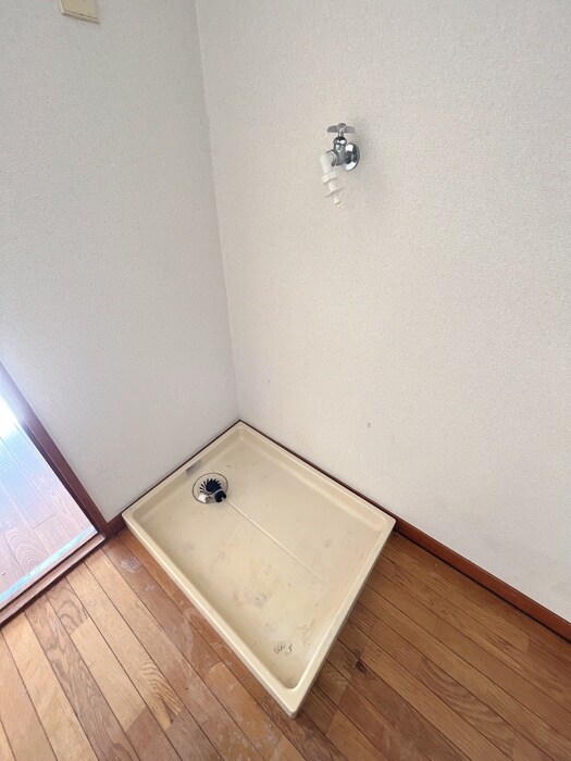 物件内観写真13　(洗濯機置場)