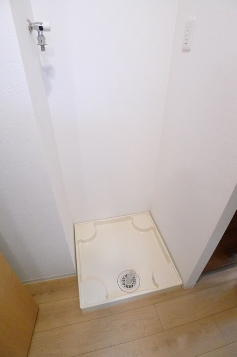 物件内観写真15　(洗濯機置場)