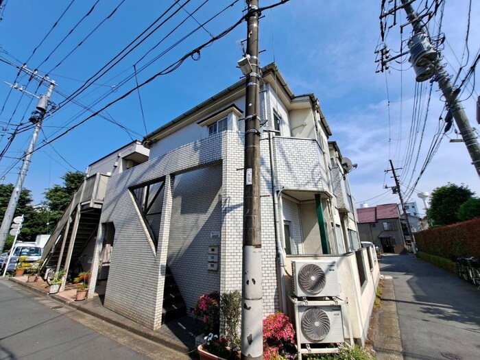 物件外観写真3　(エントランス部分)