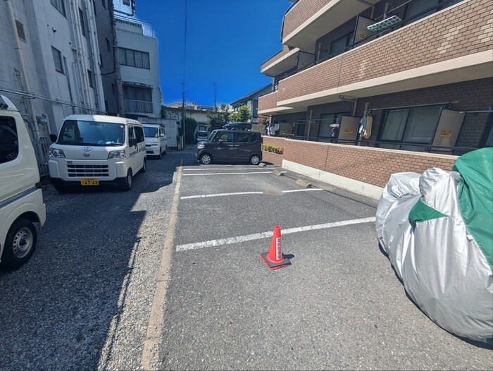 物件外観写真6　(駐車場)