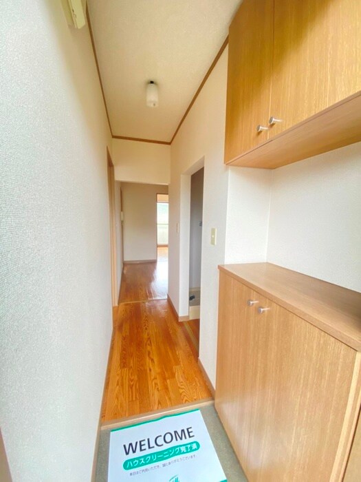 スクウェアーコートの廊下