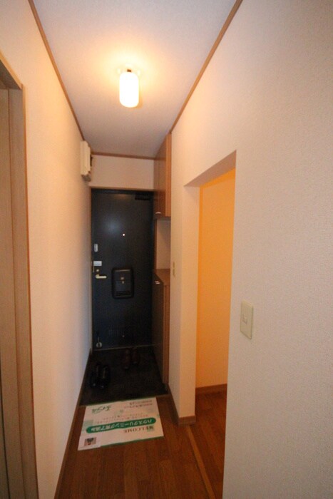 スクウェアーコートの玄関