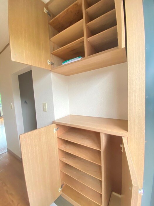 スクウェアーコートの靴箱