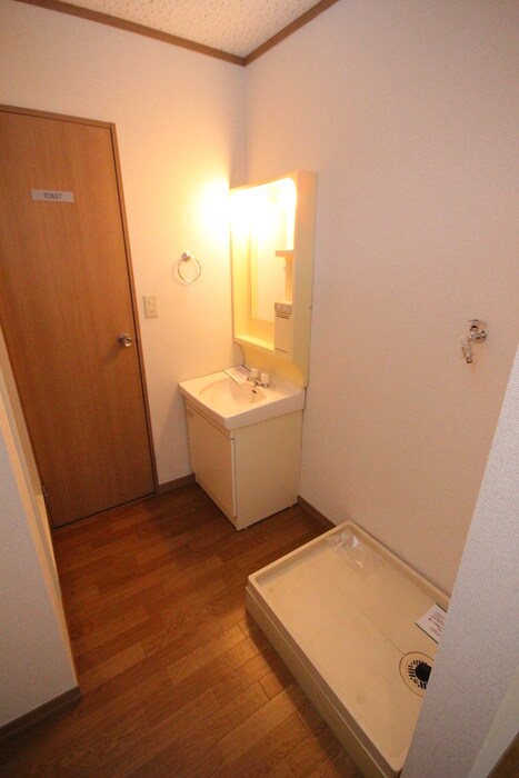 スクウェアーコートの洗面