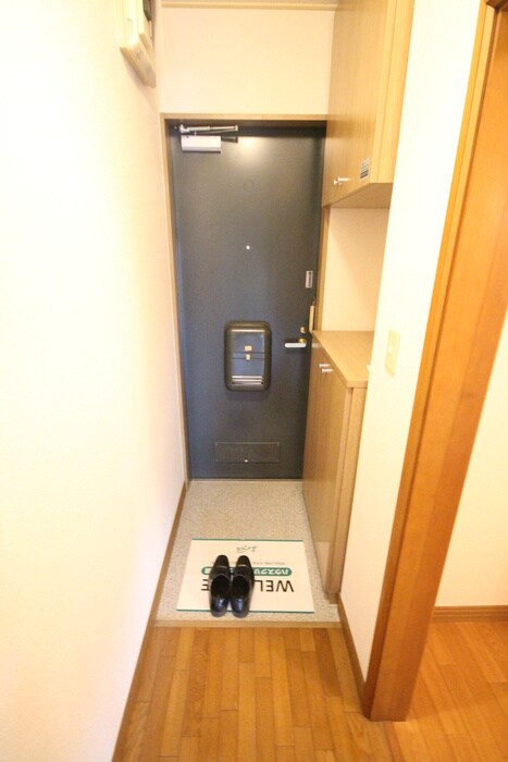 物件内観写真14　(玄関)