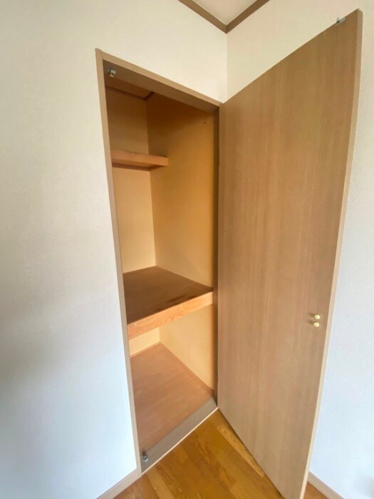 スクウェアーコートの収納